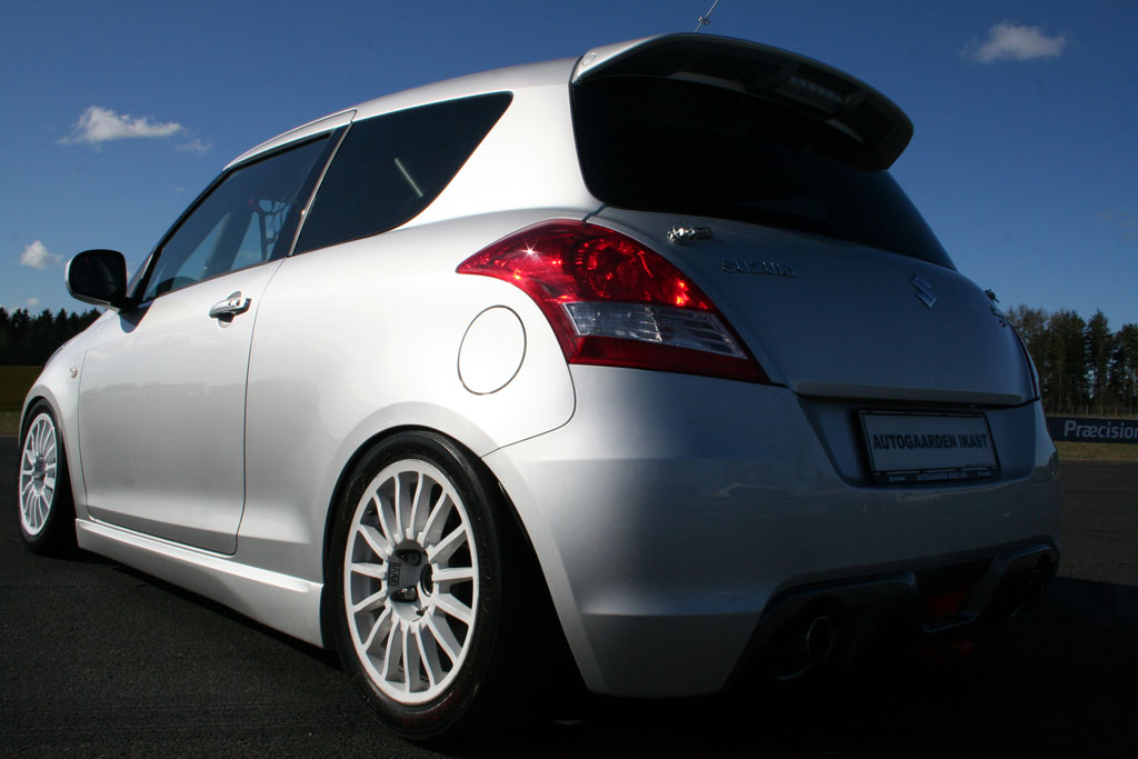 Et smukt syn af Tommy Nygaards nye Suzuki Swift 1600 SPORT
(Foto: Helle Nygaard)